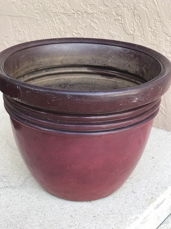 Outdoor patio Planter resin plastic pot 16 inch height 12
