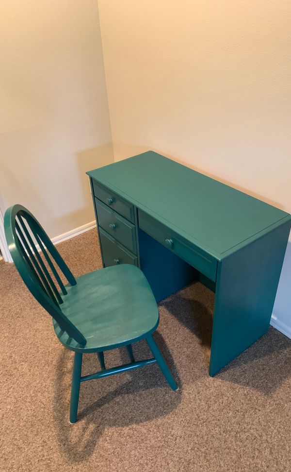 Small wood desk and matching chair for Sale in Bellevue, WA - OfferUp