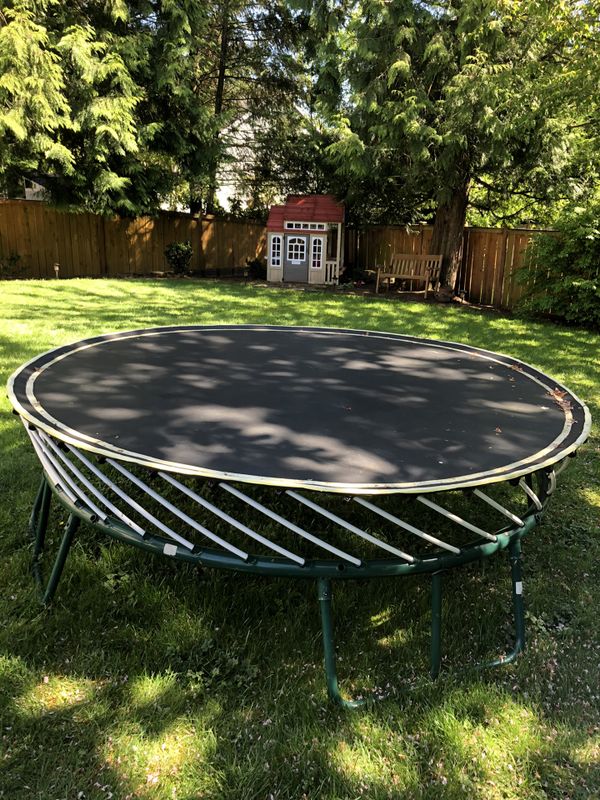 Round Springfree Trampoline (no net) for Sale in Renton, WA OfferUp