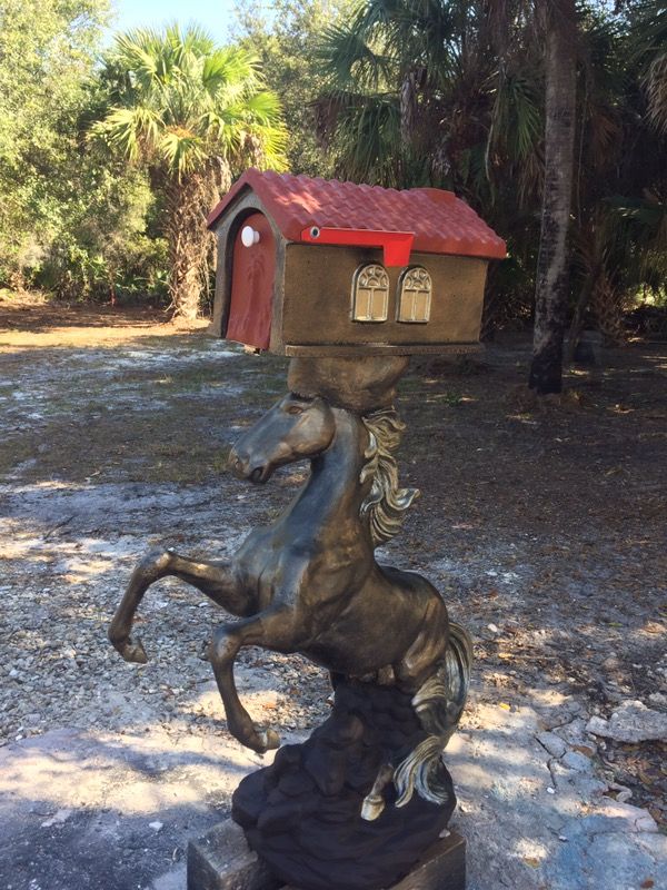 Concrete horse mailbox, concrete lion statue for Sale in Brooksville