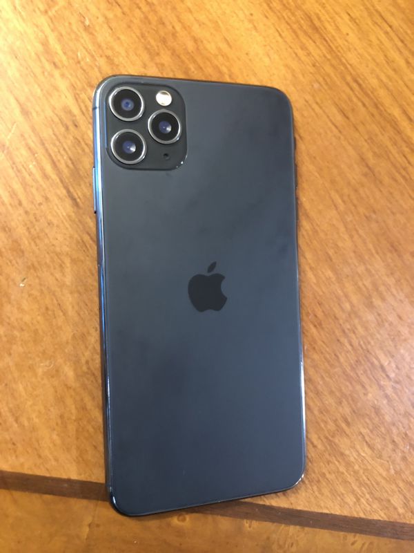 *Fake* IPhone 11 Pro Max 512gb $200 only for these 3 days. Later price