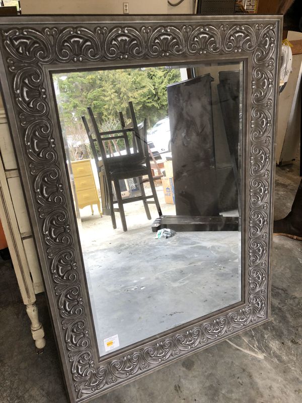 Large mirror, unused, from hobby lobby for Sale in Mount Vernon, WA