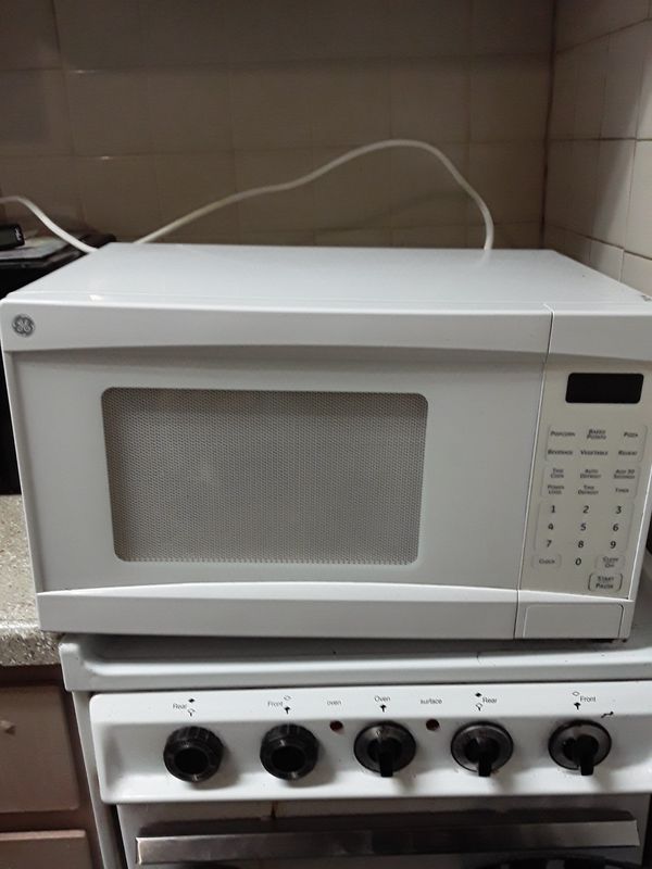General Electric 700 watt microwave for Sale in San Antonio, TX OfferUp