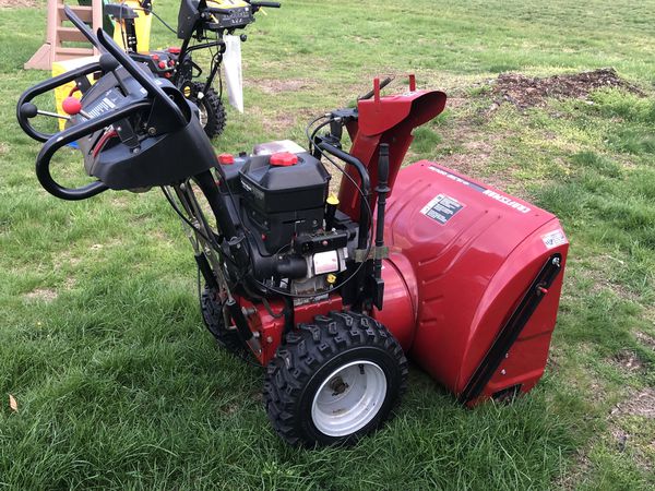 Craftsman 30” 10.5 HP snow blower for Sale in Somerset, MA - OfferUp