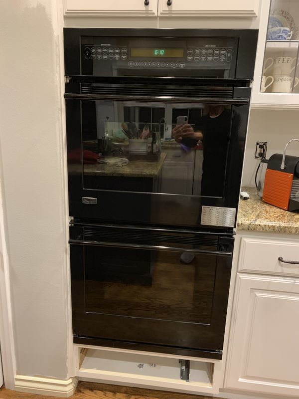 GE Monogram 27” Convection Double Wall Oven for Sale in Redmond, WA