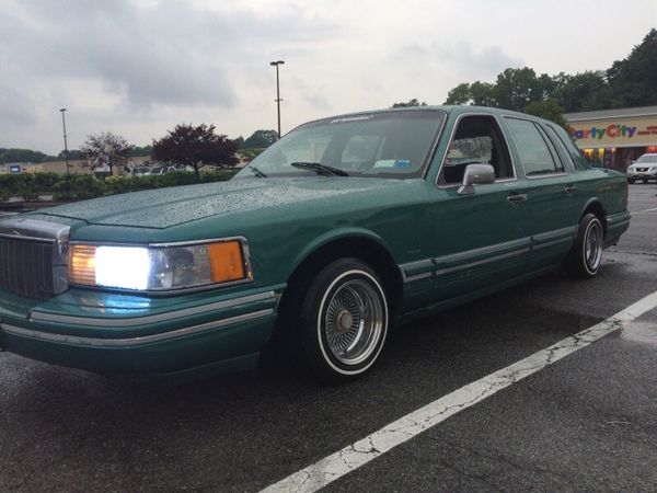 93 Lincoln town car Lowrider for Sale in White Plains, NY