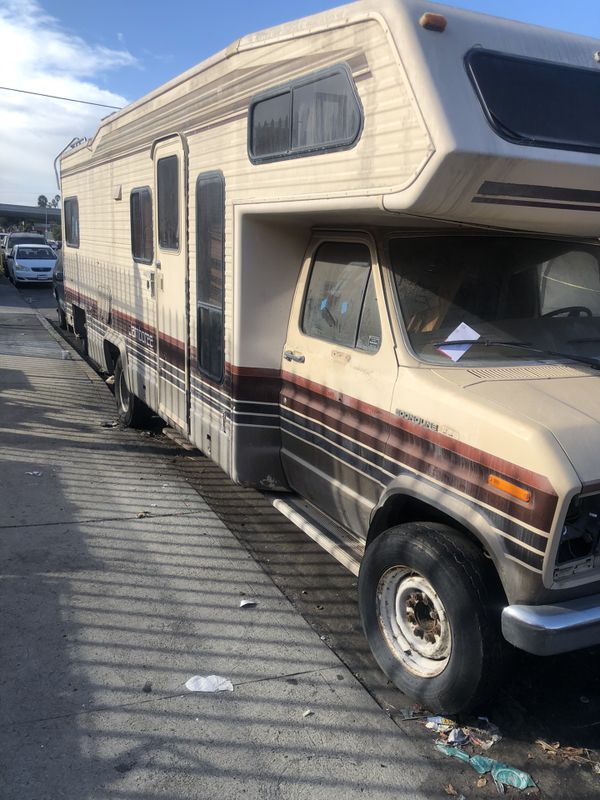 Rv very very cheap. First come from serve for Sale in Los Angeles, CA OfferUp