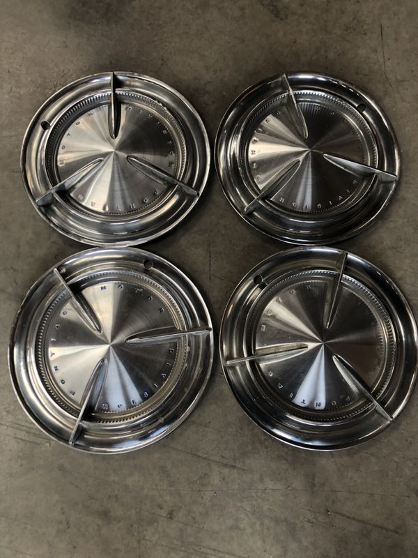 1960's Pontiac Hubcaps in Excellent Condition for Sale in Las Vegas, NV