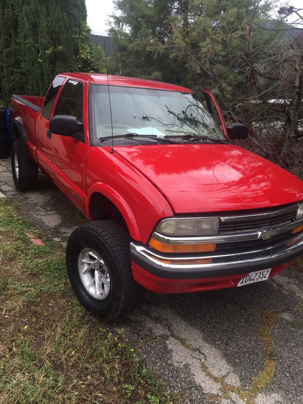 2002 Chevy s10 4x4 lifted 6500 for Sale in Redondo Beach, CA OfferUp
