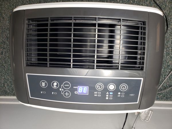 Whirlpool Dehumidifier Model WDH70EAPW for Sale in Chicago, IL - OfferUp