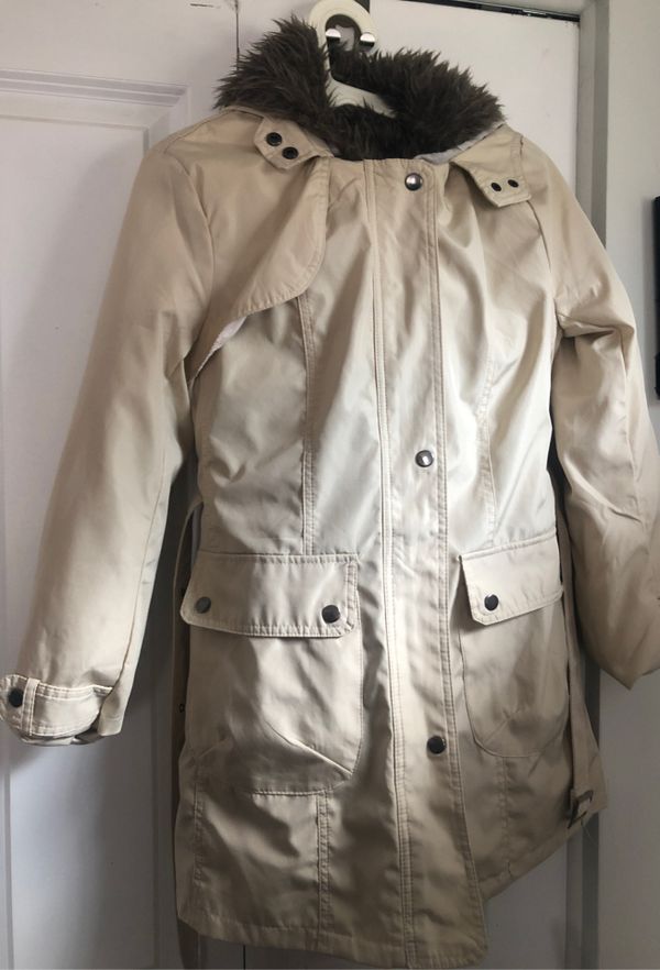 cream colored winter jacket for Sale in Skokie, IL - OfferUp