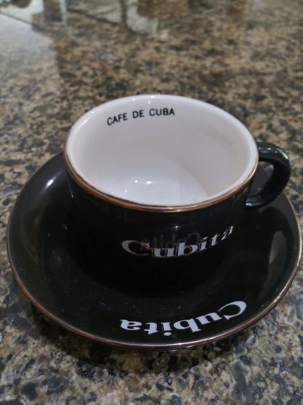 CUBITA Cafe de Cuba (Cuban Coffee) Set of 5 Cups & Plates