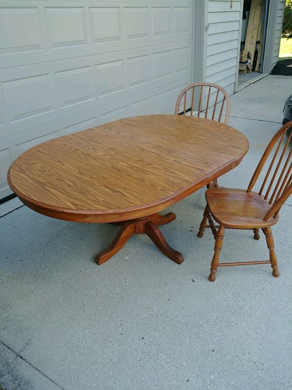 Tell City dining table with 2 leafs and 6 chairs for Sale in Dublin, OH