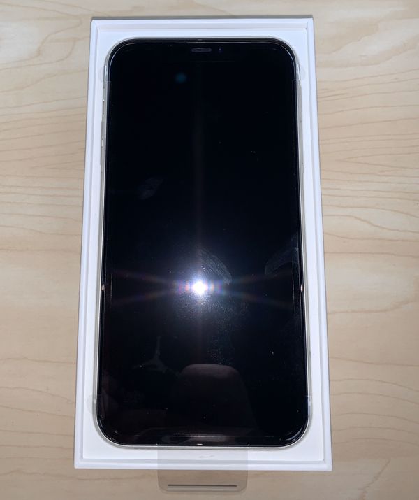 Boost Mobile (White) iPhone 11 64GB for Sale in Phoenix, AZ - OfferUp