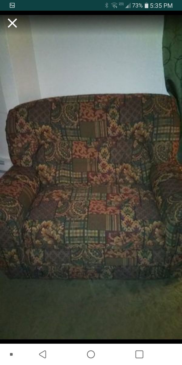 Floral Lazy Boy Oversized Recliner Chair for Sale in Spokane, WA OfferUp