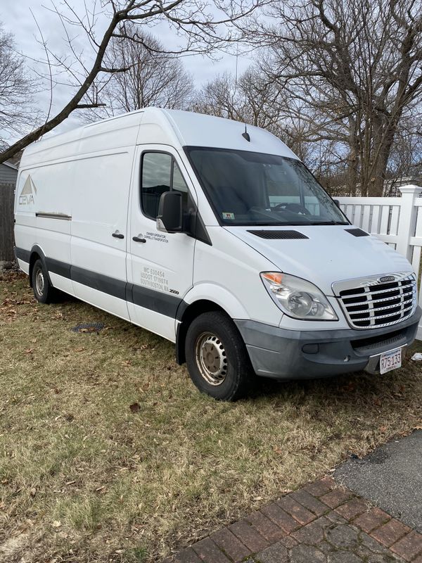 2010 Freightliner sprinter 2500 for Sale in Boston, MA - OfferUp