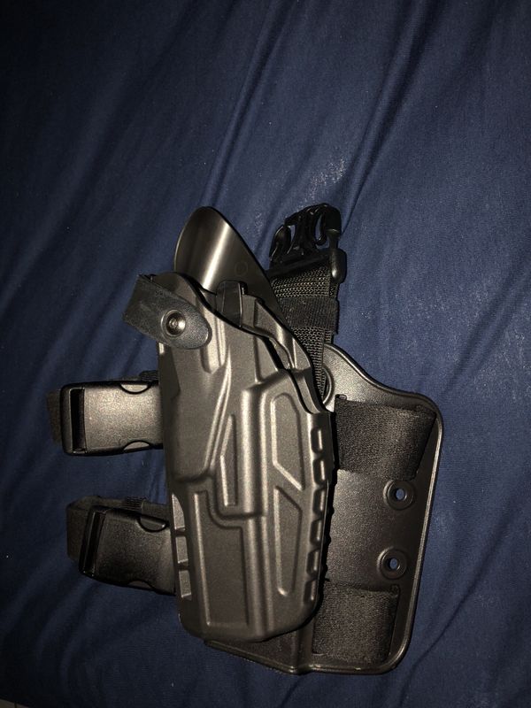 SAFARILAND DROP LEG HOLSTER. Level 3 ((LEFTY)) for Sale in Miami, FL ...