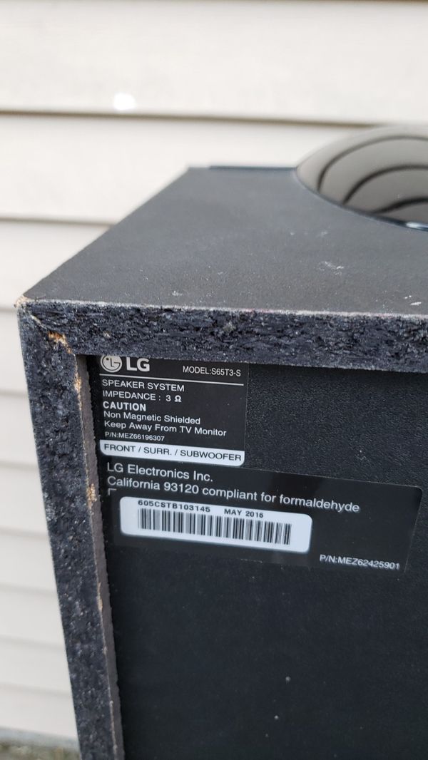 Pair of LG Tower Speakers Model S65T3S w/ builtin Subwoofers for Sale
