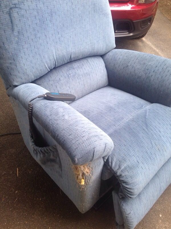 Lazy Boy Power Lift Chair for Sale in Lancaster, PA OfferUp