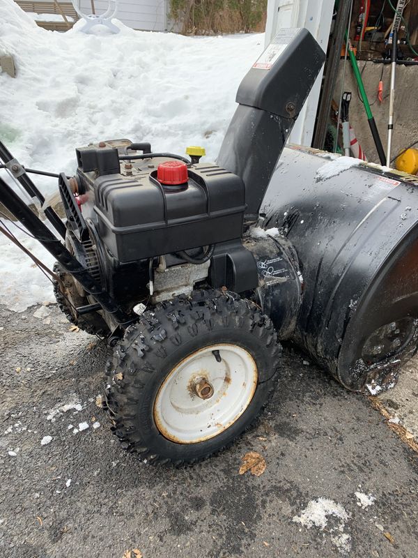 yard machine gold series 8.5 hp snowblower for Sale in Newington, CT