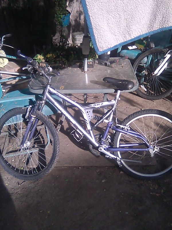 mongoose sr2 mountain bike