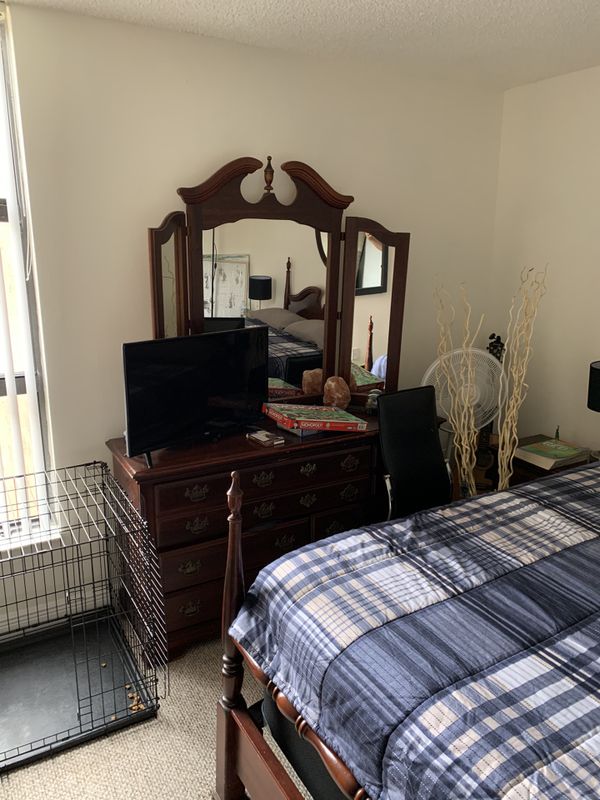 Juego de cuarto queen for Sale in Miami, FL - OfferUp