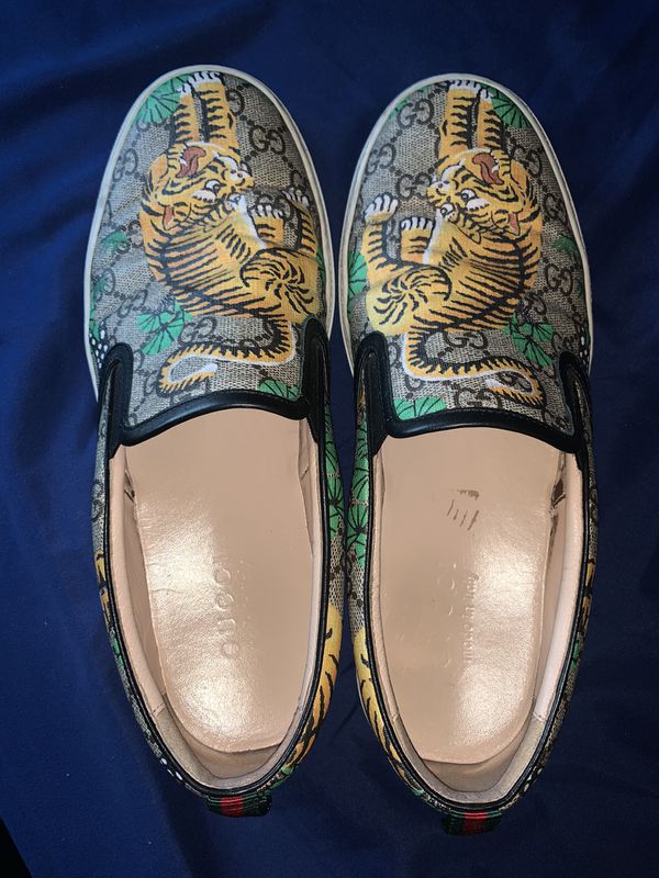 Authentic Gucci Supreme GG canvas slip on (vans style) shoes M (9) for Sale in Chandler, AZ ...