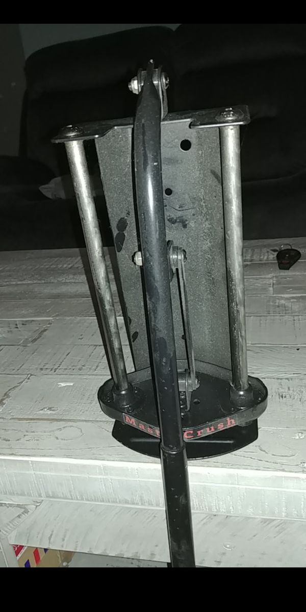 MasterCrush Aluminum Can Crusher Recycler for Sale in Ocean Shores, WA