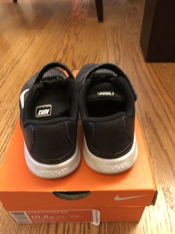 Nike kids size 10c boys shoes for Sale in Mill Creek, WA - OfferUp