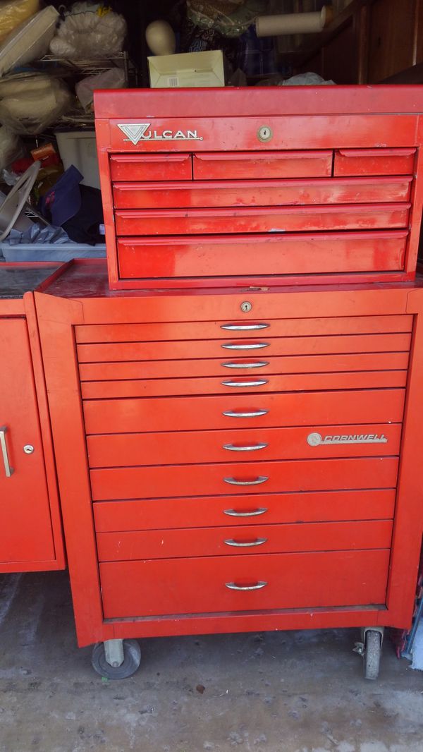 tool box (rollaway) vintage cornwell bottom box, vulcan top box
