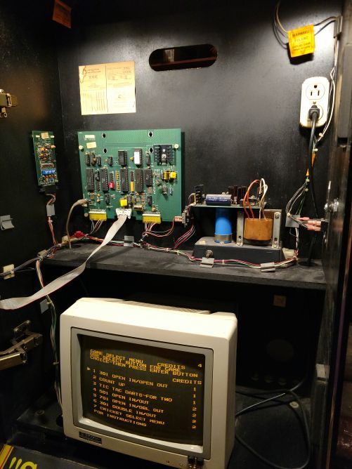 Arachnid English Mark Darts Super 6 Plus II Dart Board Arcade Machine