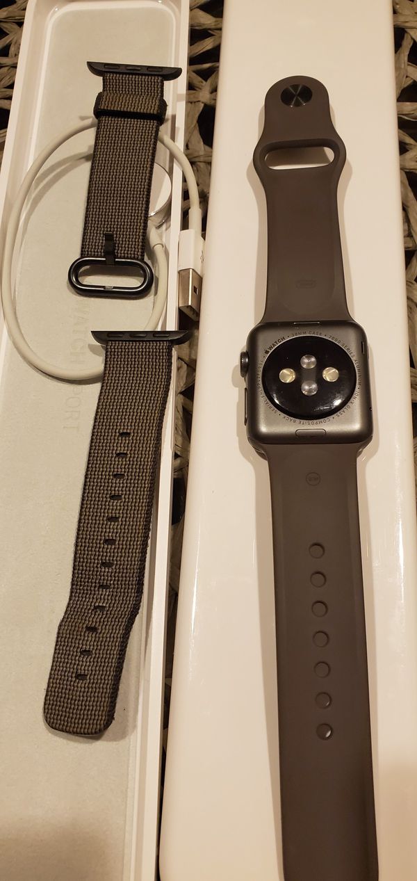 Apple Watch series 7000 38mm GRAY space,extra band for Sale in Lynnwood ...