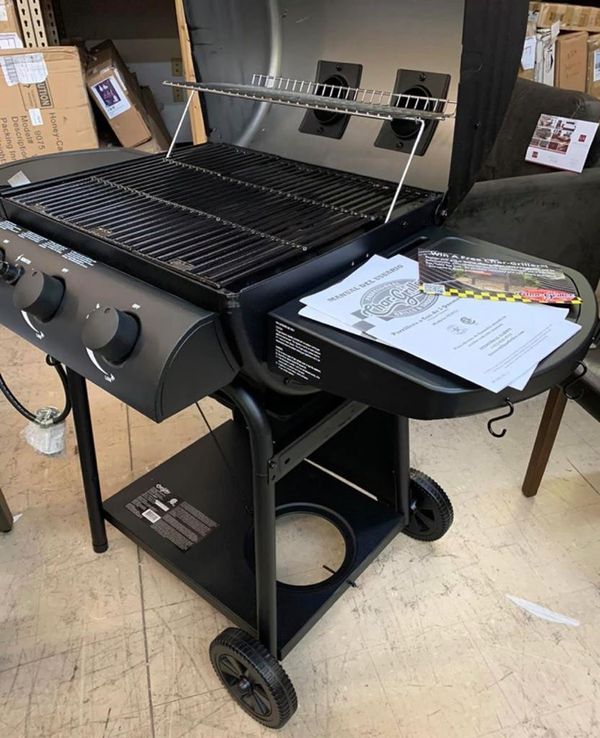 Brand New, Already Assembled CharGriller 3 Burner Gas Grill, Black