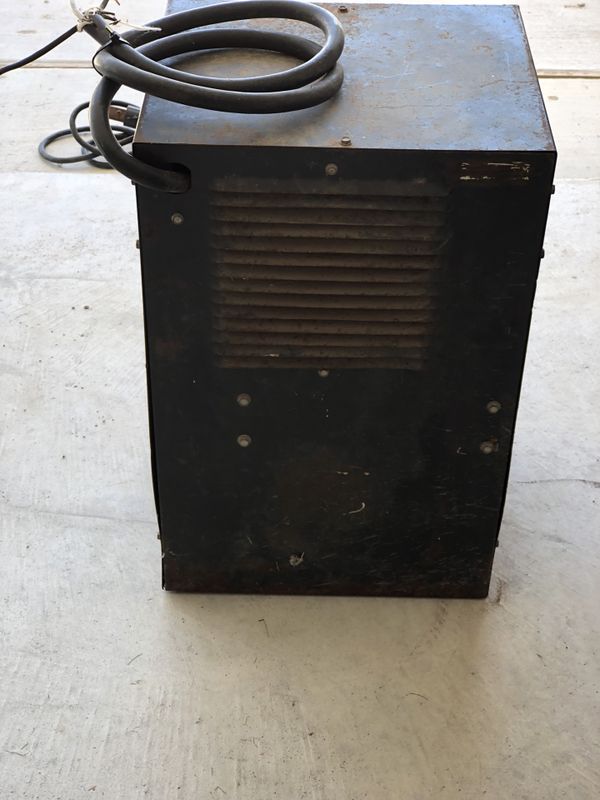 Montgomery Ward 230 Amp arc welder for Sale in Hutto, TX - OfferUp