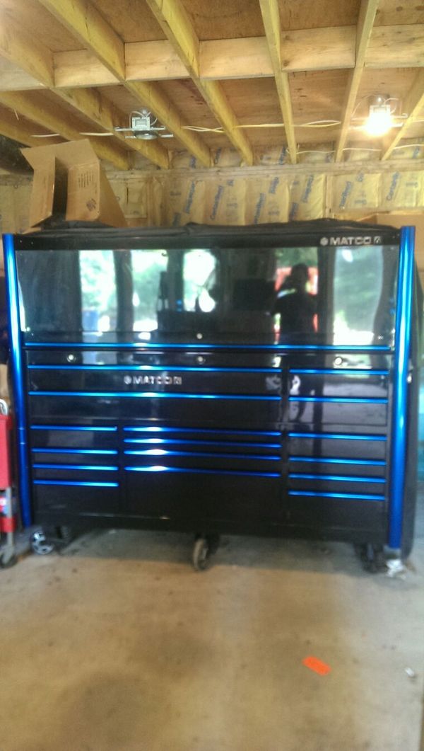 Matco 6s tool box, triple bay with hutch for Sale in Harrisburg, PA