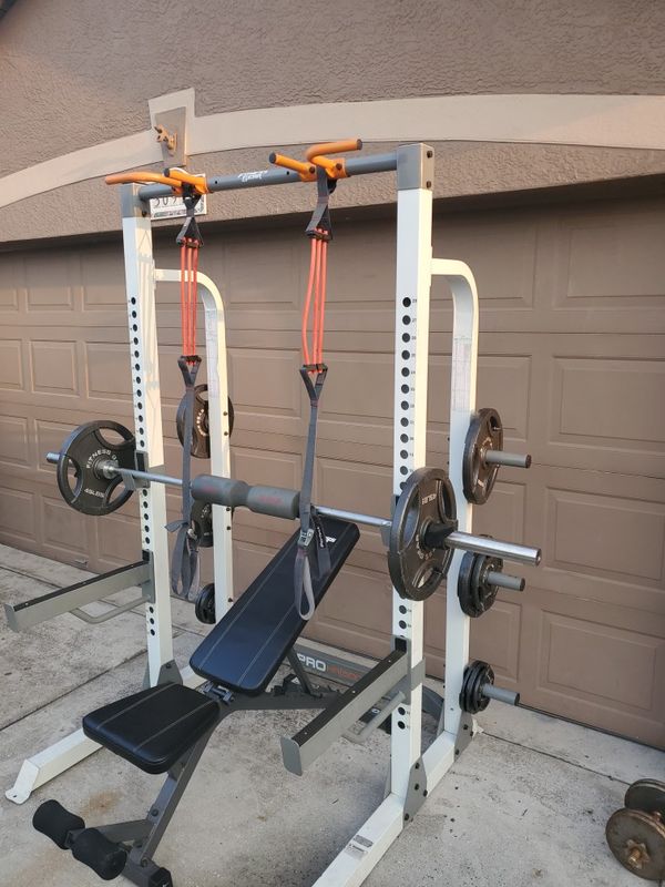 HALF RACK / SQUAT RACK ADJUSTABLE WEIGHT BENCH for Sale in Zephyrhills