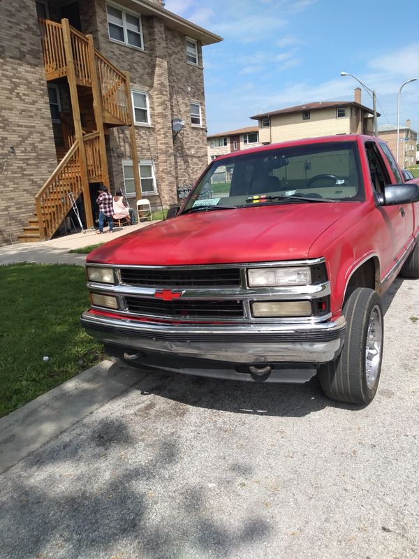 98 Chevy 1500 pickup truck 4$ 2700 for Sale in Chicago, IL - OfferUp