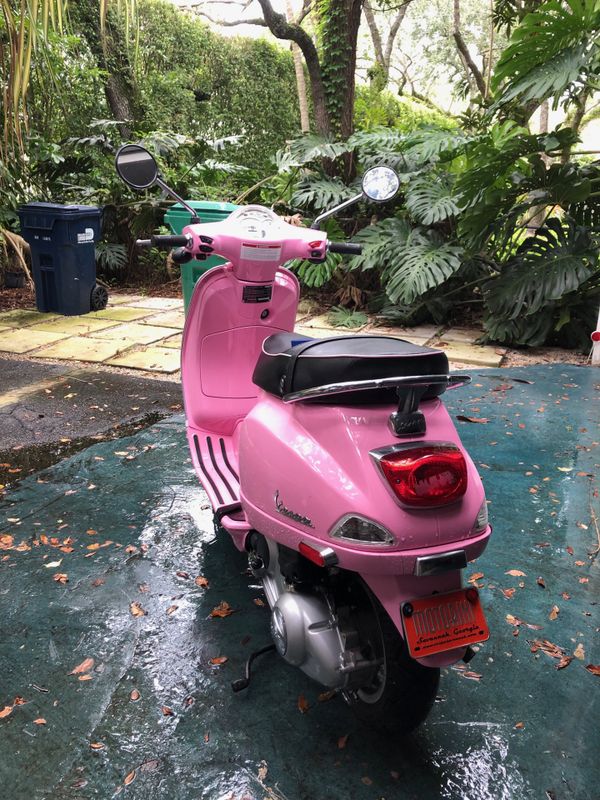 Limited edition pink, Vespa Piaggio LX150 scooter for Sale in Miami, FL ...