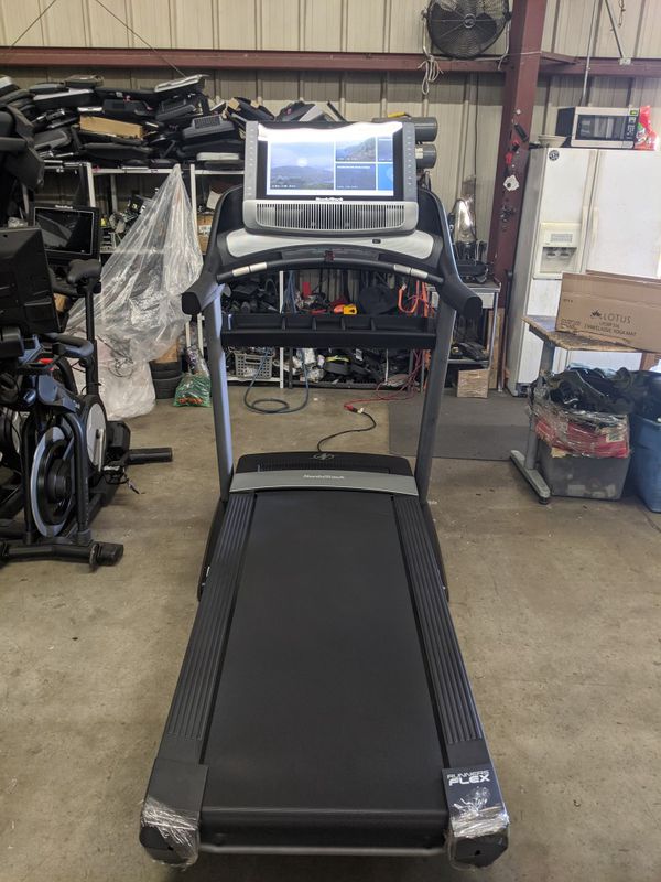 Nordictrack Commercial 2950 Treadmill for Sale in Fontana, CA - OfferUp