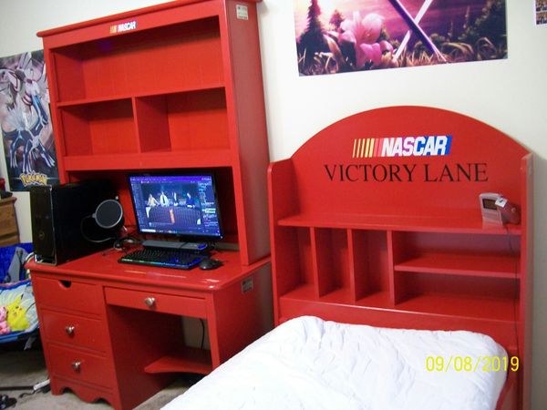 Limited Edition NASCAR kids bedroom set (Twin Bed) for Sale in Colfax
