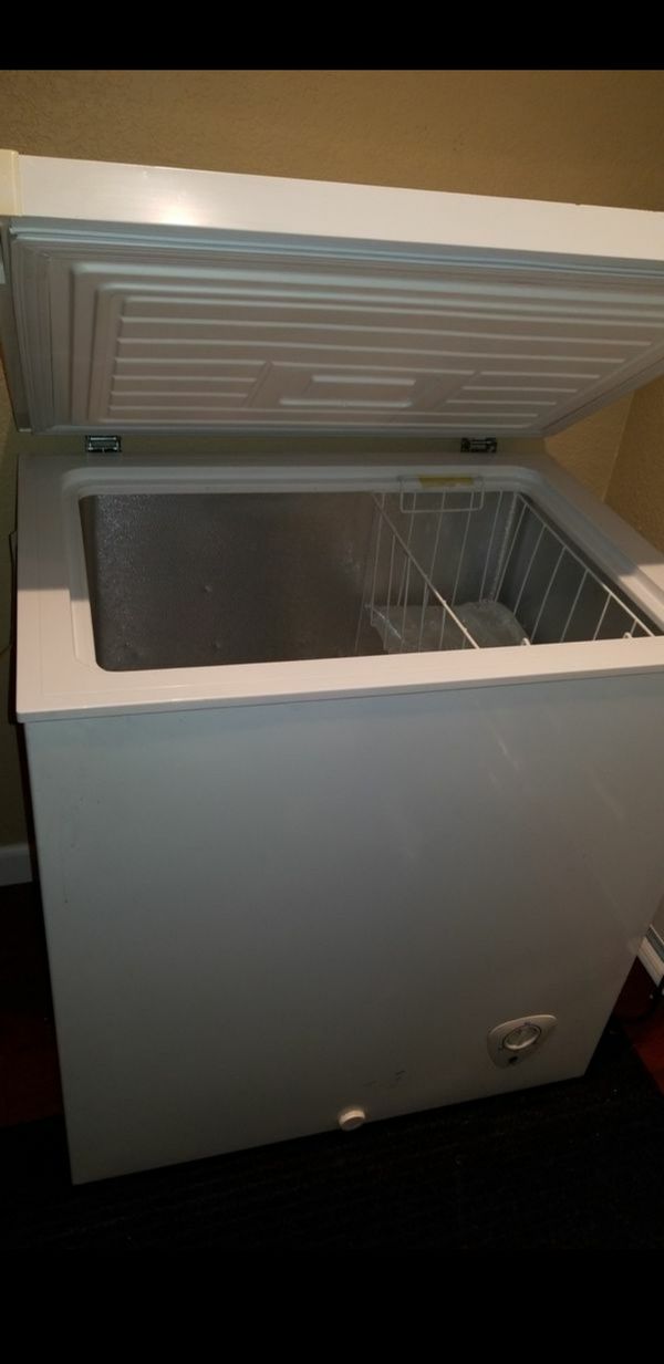 FRIGIDAIRE 5 CUBIC CHEST FREEZER for Sale in Seattle, WA - OfferUp