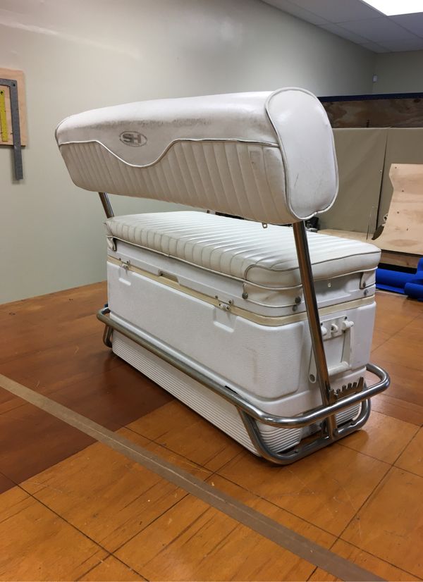 Flip back cooler seat/leaning post for boat for Sale in Jupiter, FL