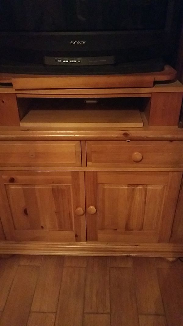 BEAUTIFUL Broyhill Fontana T.V. Entertainment Center for Sale in Mount