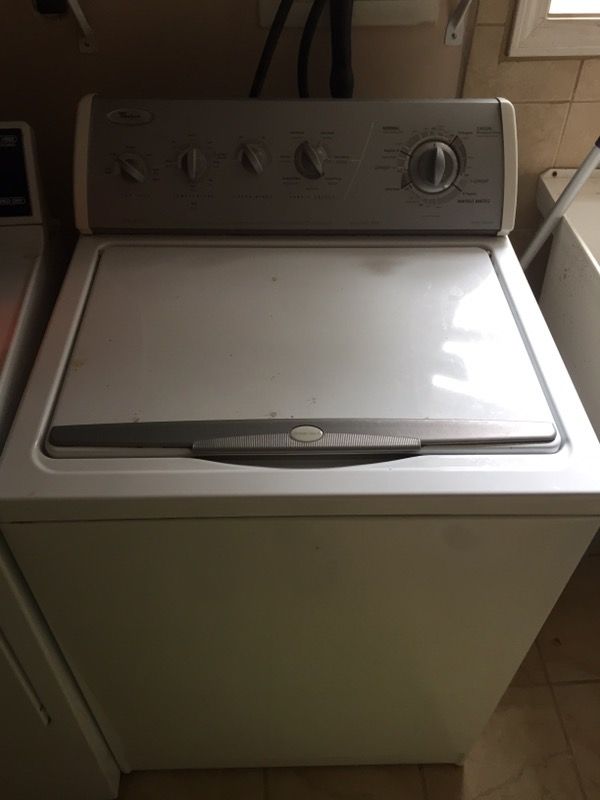 MOVING SALE Whirlpool Gold Ultimate Care II Washer. Ultra Quiet Wash