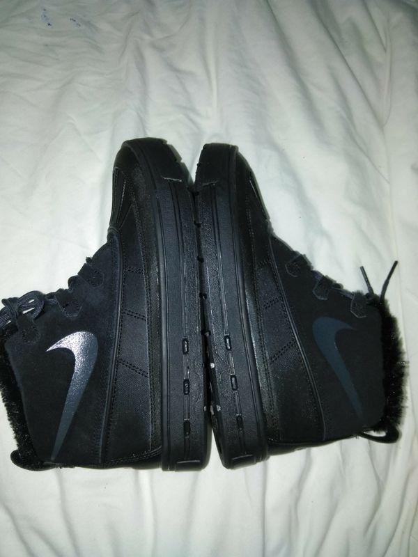 nike hiking boots black