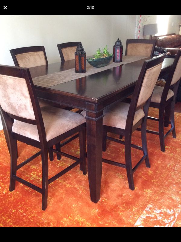 Levin Furniture Dining Room Table With 8 Chairs For Sale In West