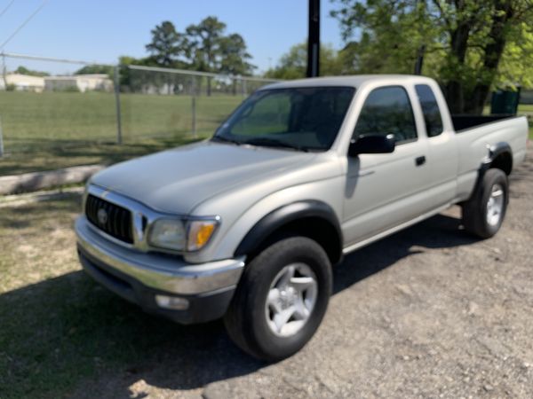 2004 Toyota Tacoma 4 Cilinder 4x4 for Sale in Houston, TX - OfferUp