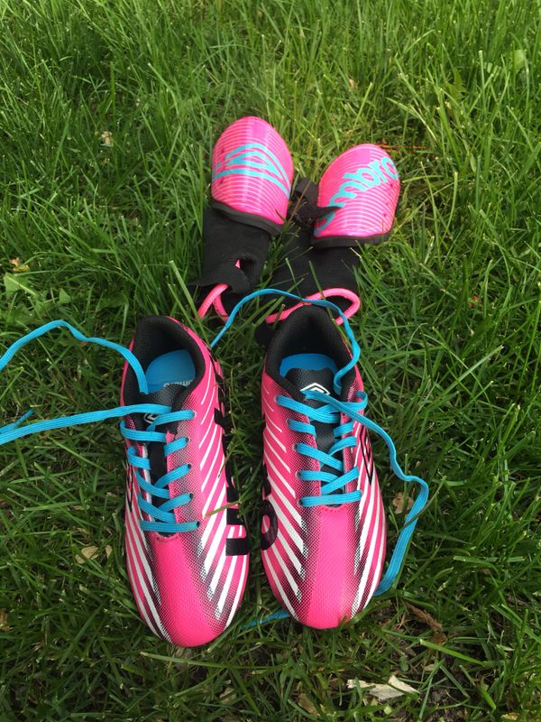 Cleats (soccer shoes) and matching shin guards for Sale in Glenview, IL - OfferUp