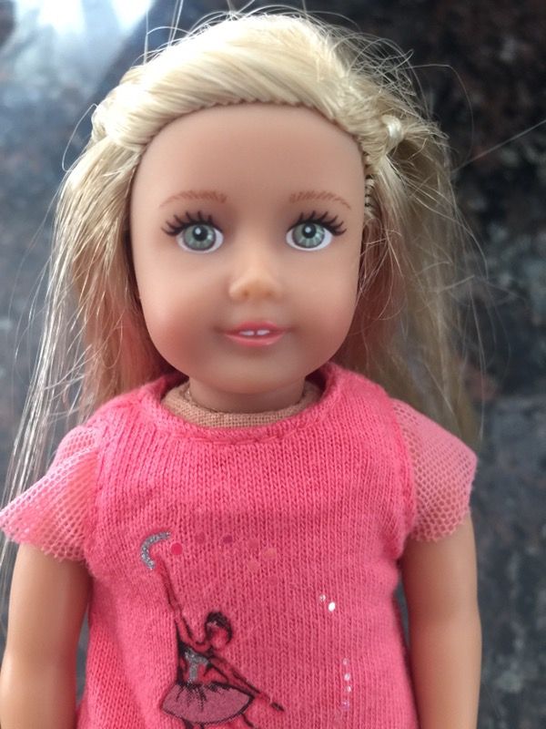 AMERICAN GIRL MINI DOLL ISABELLE for Sale in Santa Ana, CA - OfferUp