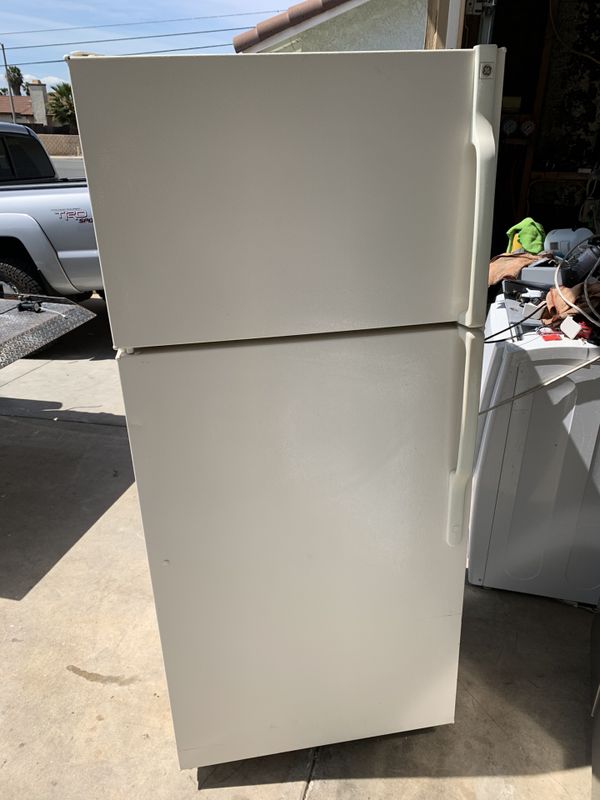 ge-apartment-size-refrigerator-and-freezer-for-sale-in-moreno-valley